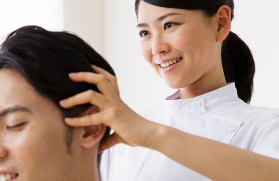 辛い頭痛はオステオパシーの内臓姿勢矯正によって改善します | 大阪でオーダーメイドの整体を受けるならクラギョ