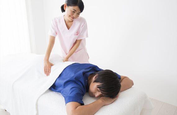 慢性的な腰痛はオステオパシーの姿勢矯正で良くなります | 大阪でオーダーメイドの整体を受けるならクラギョ